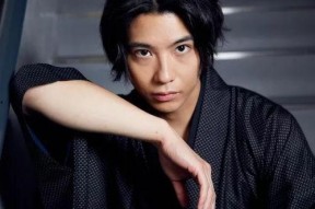 火爆演员,星光熠熠的演艺之路